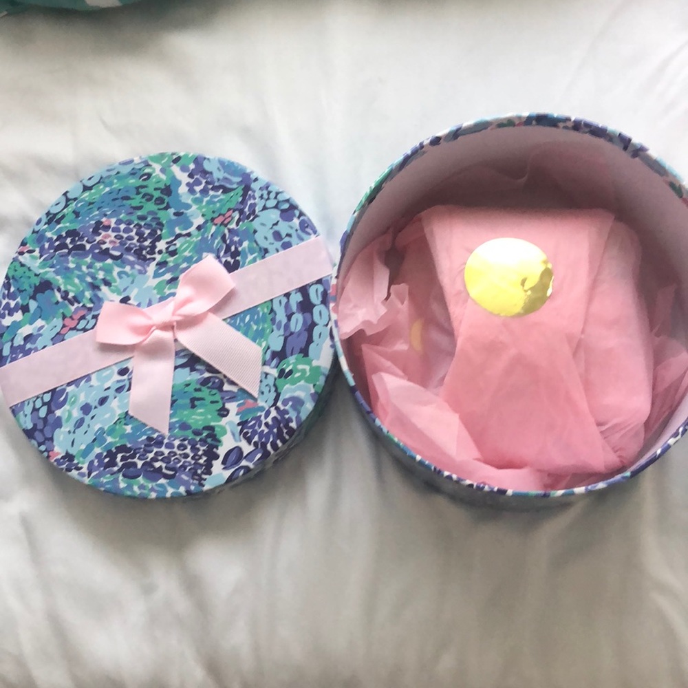 NIB Lilly Pulitzer Dress It Up Box - Picture 2 of 2
